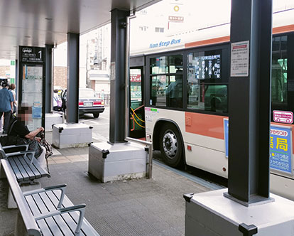 二俣川駅南口バスターミナル 1番乗り場